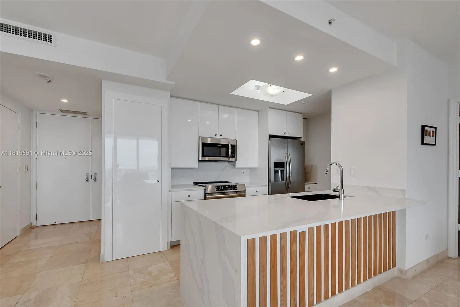 848 Brickell Key Dr 1803, Miami, Florida 33131, Miami, Florida 33131, 1 Bedroom Bedrooms, ,1 BathroomBathrooms,Residential,For Sale,848 Brickell Key Dr 1803, Miami, Florida 33131,A11819891 848 Brickell Key Dr 1803, Miami, Florida 33131, Miami, Florida 33131, 1 Bedroom Bedrooms, ,1 BathroomBathrooms,Residential,For Sale,848 Brickell Key Dr 1803, Miami, Florida 33131,A11819891