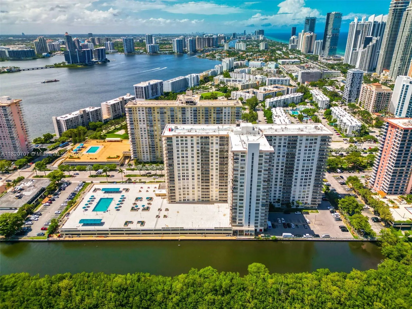 230 174th St 1119, Sunny Isles Beach, Florida 3316, Sunny Isles Beach, Florida 33160, 3 Bedrooms Bedrooms, ,2 BathroomsBathrooms,Residential,For Sale,230 174th St 1119, Sunny Isles Beach, Florida 3316,A11820707