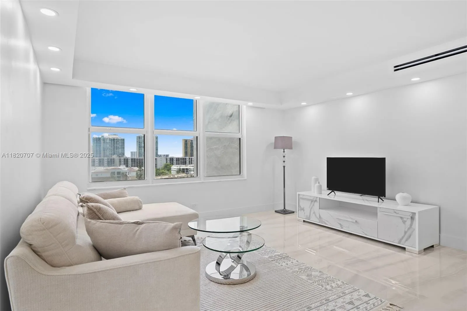 230 174th St 1119, Sunny Isles Beach, Florida 3316, Sunny Isles Beach, Florida 33160, 3 Bedrooms Bedrooms, ,2 BathroomsBathrooms,Residential,For Sale,230 174th St 1119, Sunny Isles Beach, Florida 3316,A11820707