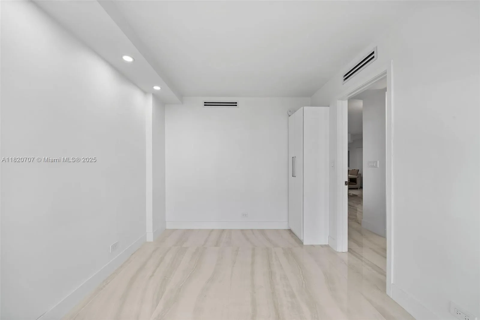 230 174th St 1119, Sunny Isles Beach, Florida 3316, Sunny Isles Beach, Florida 33160, 3 Bedrooms Bedrooms, ,2 BathroomsBathrooms,Residential,For Sale,230 174th St 1119, Sunny Isles Beach, Florida 3316,A11820707
