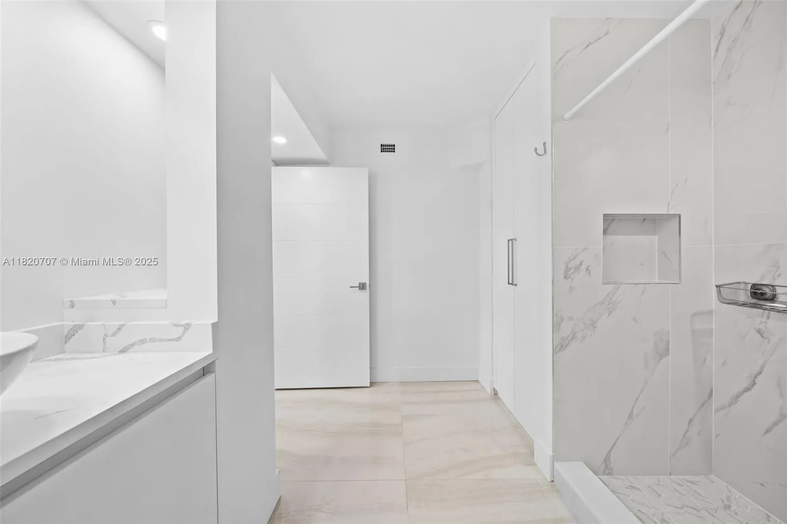 230 174th St 1119, Sunny Isles Beach, Florida 3316, Sunny Isles Beach, Florida 33160, 3 Bedrooms Bedrooms, ,2 BathroomsBathrooms,Residential,For Sale,230 174th St 1119, Sunny Isles Beach, Florida 3316,A11820707