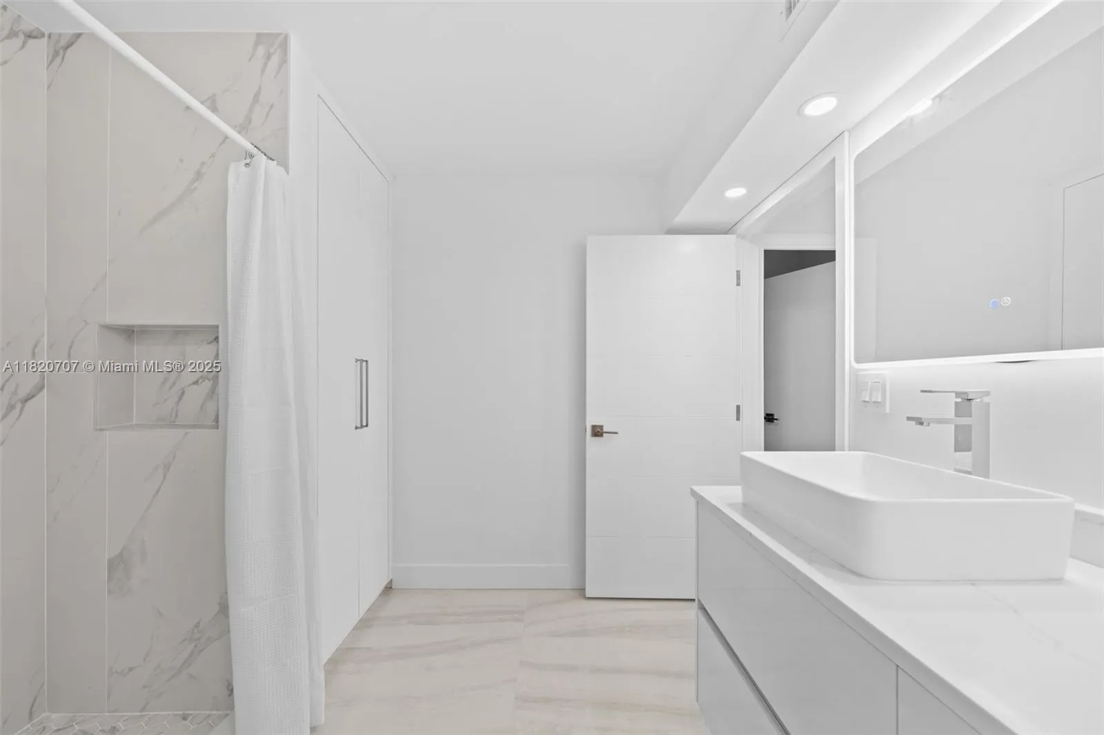 230 174th St 1119, Sunny Isles Beach, Florida 3316, Sunny Isles Beach, Florida 33160, 3 Bedrooms Bedrooms, ,2 BathroomsBathrooms,Residential,For Sale,230 174th St 1119, Sunny Isles Beach, Florida 3316,A11820707