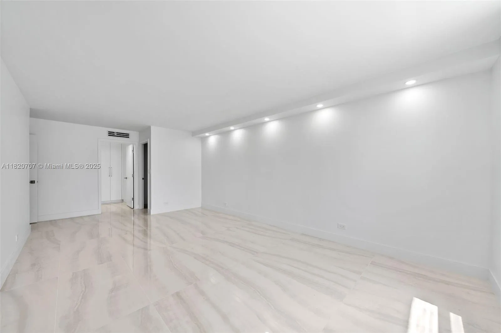 230 174th St 1119, Sunny Isles Beach, Florida 3316, Sunny Isles Beach, Florida 33160, 3 Bedrooms Bedrooms, ,2 BathroomsBathrooms,Residential,For Sale,230 174th St 1119, Sunny Isles Beach, Florida 3316,A11820707