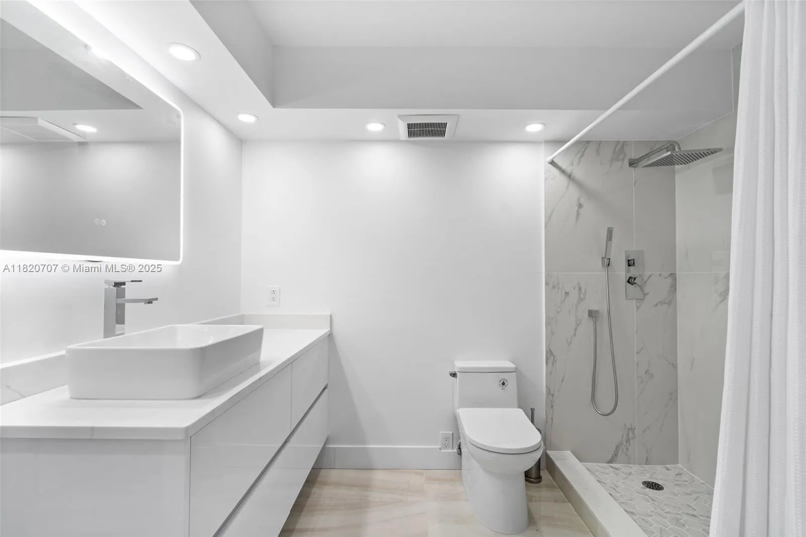 230 174th St 1119, Sunny Isles Beach, Florida 3316, Sunny Isles Beach, Florida 33160, 3 Bedrooms Bedrooms, ,2 BathroomsBathrooms,Residential,For Sale,230 174th St 1119, Sunny Isles Beach, Florida 3316,A11820707