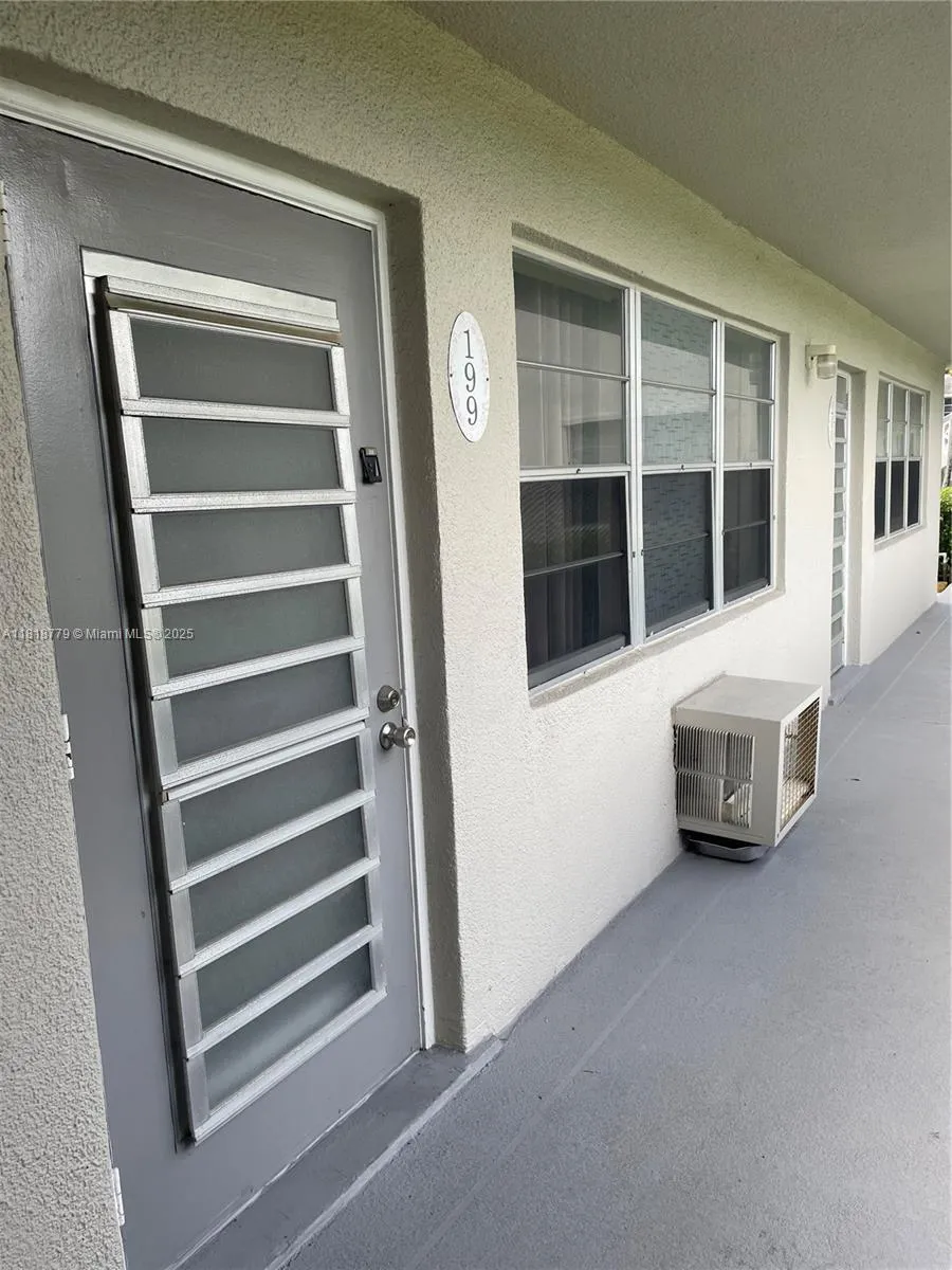 Deerfield Beach, Florida 33442, 1 Bedroom Bedrooms, ,1 BathroomBathrooms,Residential,For Sale,A11818779