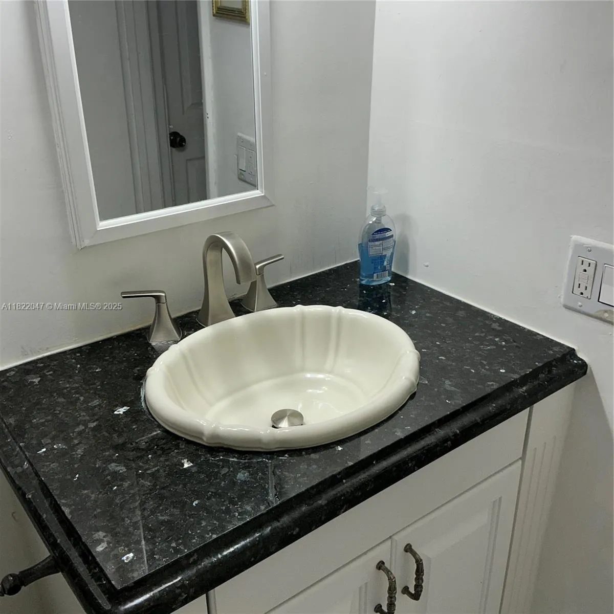 1924 Nw 35th St, Miami, Florida 33142, Miami, Florida 33142, ,Residential Income,For Sale,1924 Nw 35th St, Miami, Florida 33142,A11822047