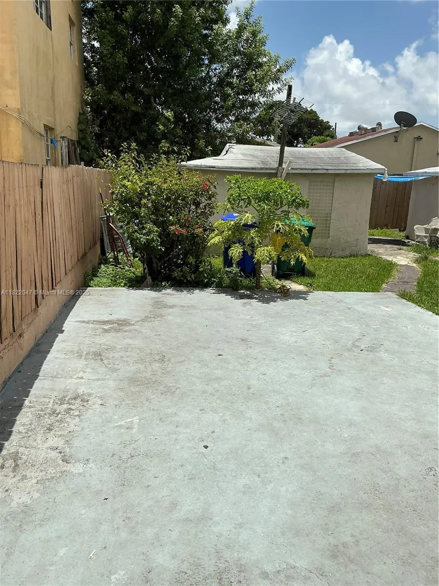 1924 Nw 35th St, Miami, Florida 33142, Miami, Florida 33142, ,Residential Income,For Sale,1924 Nw 35th St, Miami, Florida 33142,A11822047
