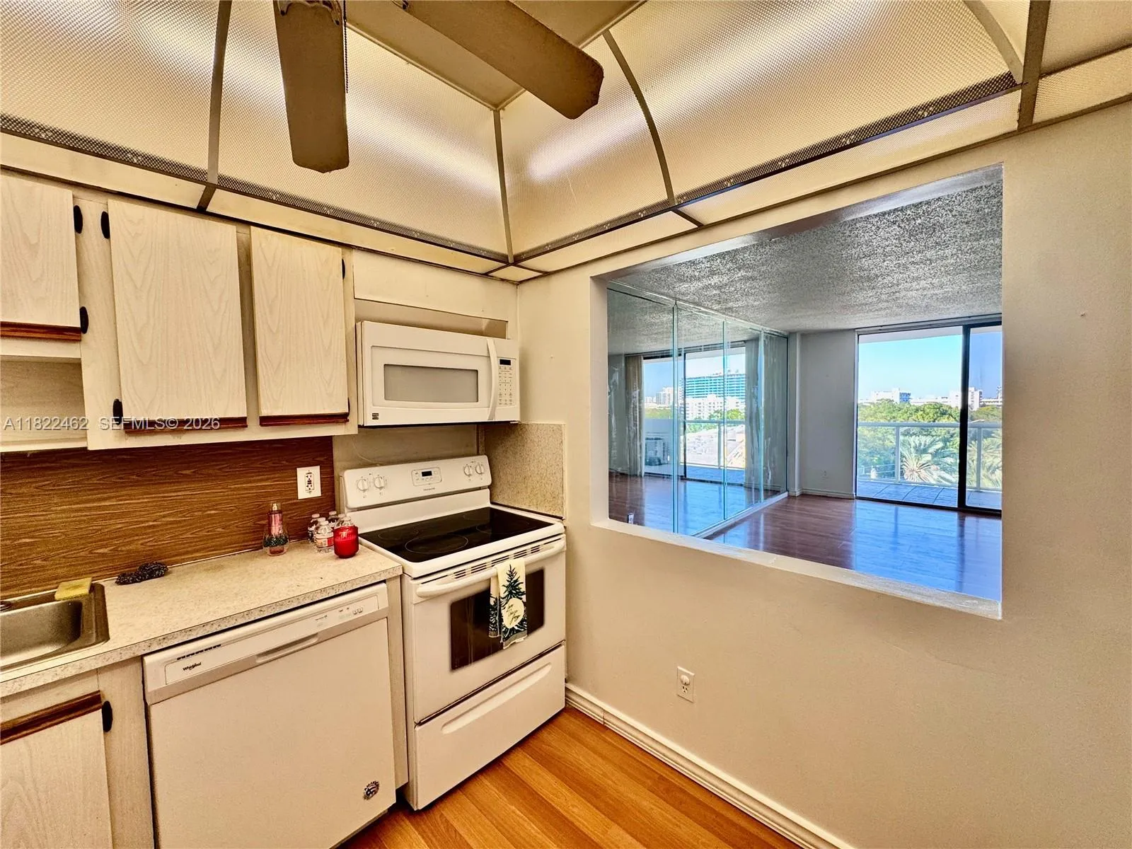13499 Biscayne Blvd 703, North Miami, Florida 3318, North Miami, Florida 33181, 1 Bedroom Bedrooms, ,1 BathroomBathrooms,Residential,For Sale,13499 Biscayne Blvd 703, North Miami, Florida 3318,A11822462