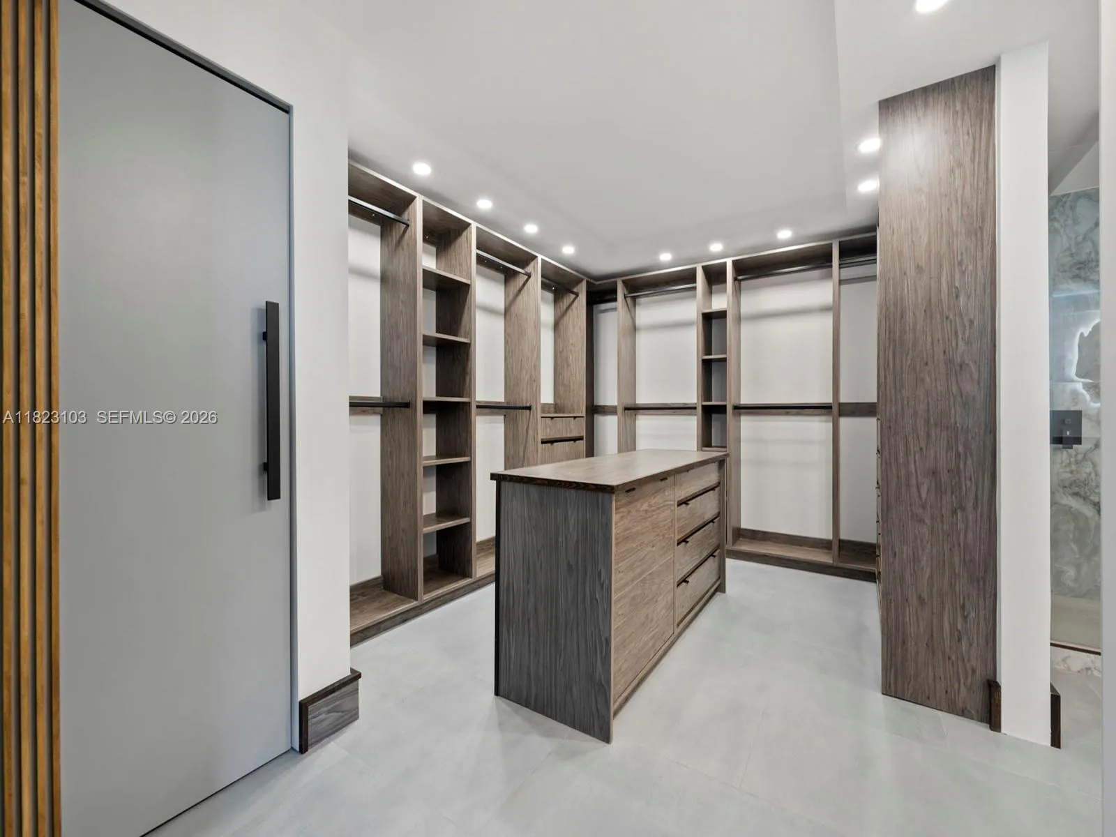 700 Coral Way 5, Coral Gables, Florida 33134, Coral Gables, Florida 33134, 3 Bedrooms Bedrooms, ,3 BathroomsBathrooms,Residential,For Sale,700 Coral Way 5, Coral Gables, Florida 33134,A11823103