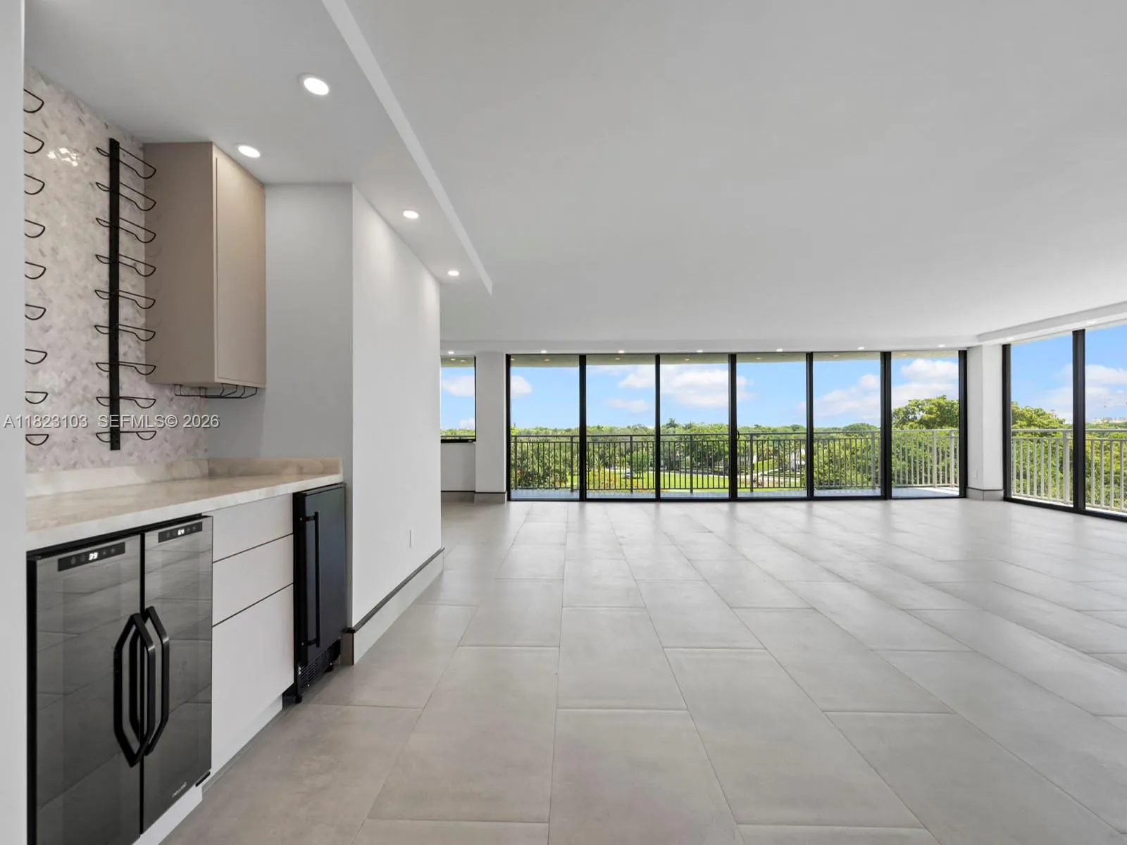 700 Coral Way 5, Coral Gables, Florida 33134, Coral Gables, Florida 33134, 3 Bedrooms Bedrooms, ,3 BathroomsBathrooms,Residential,For Sale,700 Coral Way 5, Coral Gables, Florida 33134,A11823103