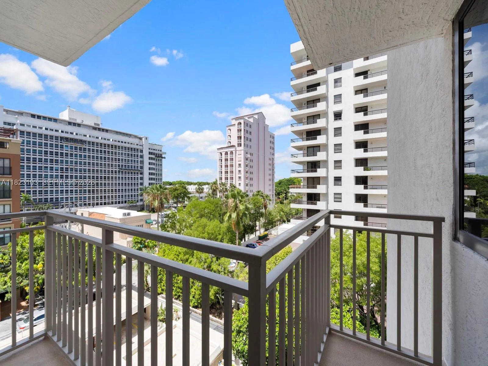 700 Coral Way 5, Coral Gables, Florida 33134, Coral Gables, Florida 33134, 3 Bedrooms Bedrooms, ,3 BathroomsBathrooms,Residential,For Sale,700 Coral Way 5, Coral Gables, Florida 33134,A11823103