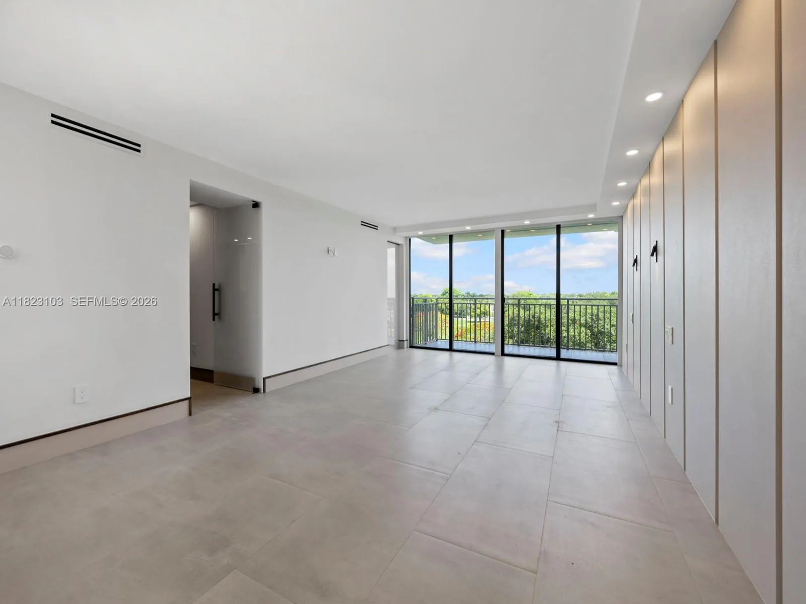 700 Coral Way 5, Coral Gables, Florida 33134, Coral Gables, Florida 33134, 3 Bedrooms Bedrooms, ,3 BathroomsBathrooms,Residential,For Sale,700 Coral Way 5, Coral Gables, Florida 33134,A11823103