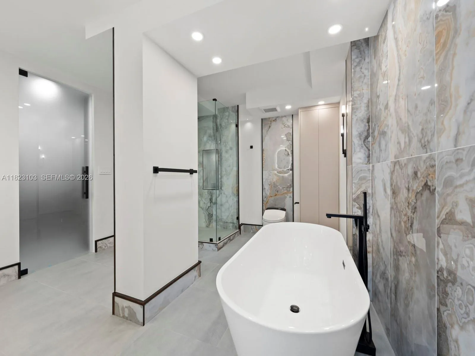 700 Coral Way 5, Coral Gables, Florida 33134, Coral Gables, Florida 33134, 3 Bedrooms Bedrooms, ,3 BathroomsBathrooms,Residential,For Sale,700 Coral Way 5, Coral Gables, Florida 33134,A11823103