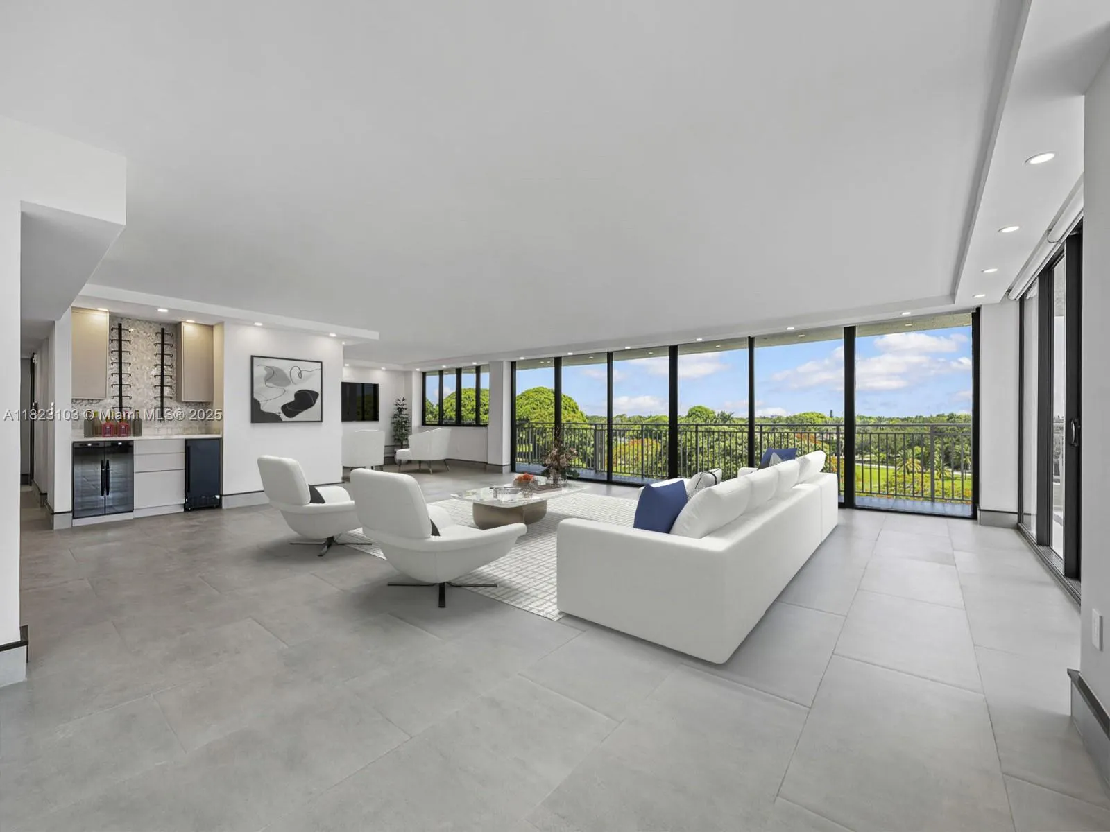 700 Coral Way 5, Coral Gables, Florida 33134, Coral Gables, Florida 33134, 3 Bedrooms Bedrooms, ,3 BathroomsBathrooms,Residential,For Sale,700 Coral Way 5, Coral Gables, Florida 33134,A11823103