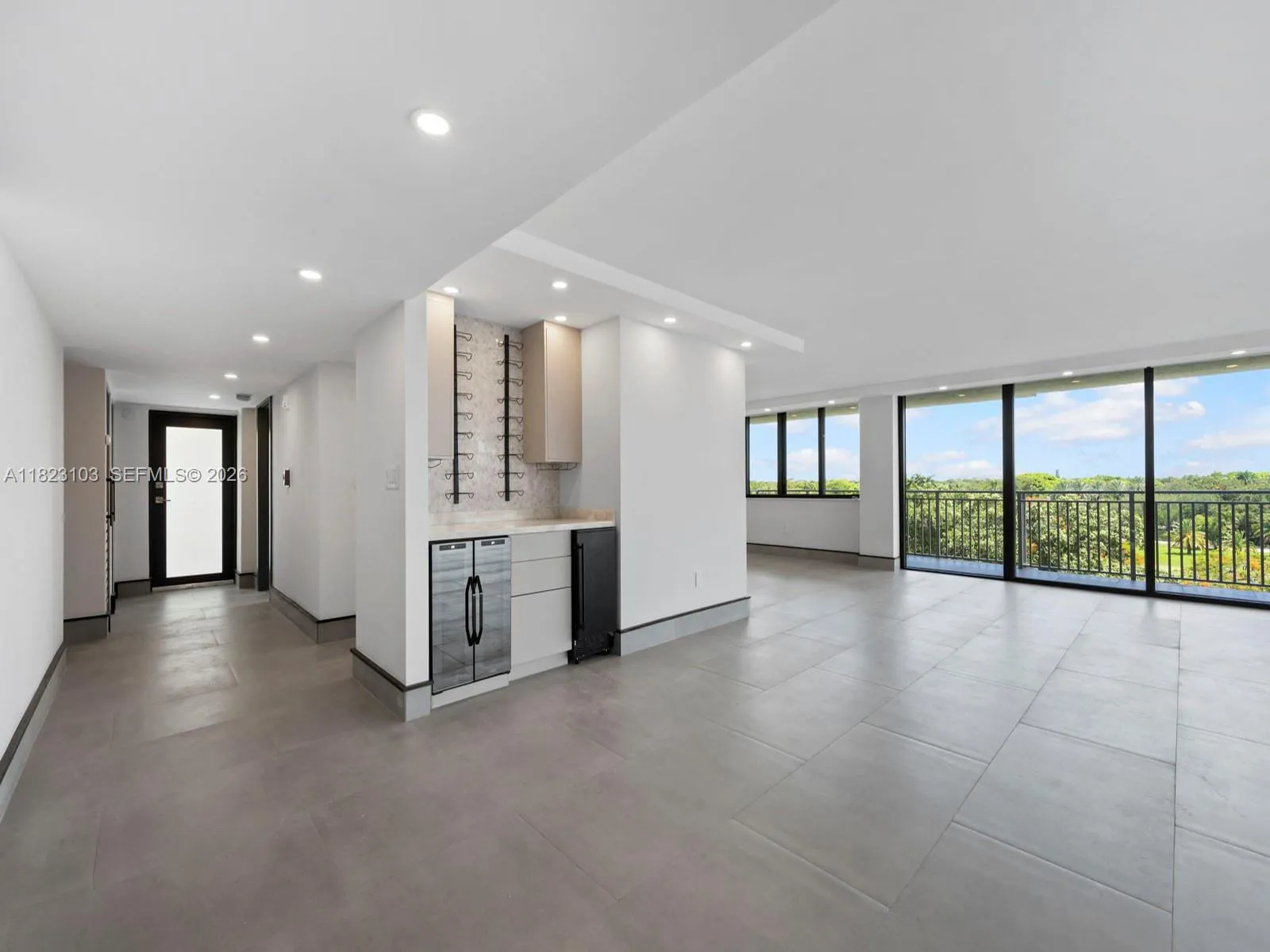 700 Coral Way 5, Coral Gables, Florida 33134, Coral Gables, Florida 33134, 3 Bedrooms Bedrooms, ,3 BathroomsBathrooms,Residential,For Sale,700 Coral Way 5, Coral Gables, Florida 33134,A11823103