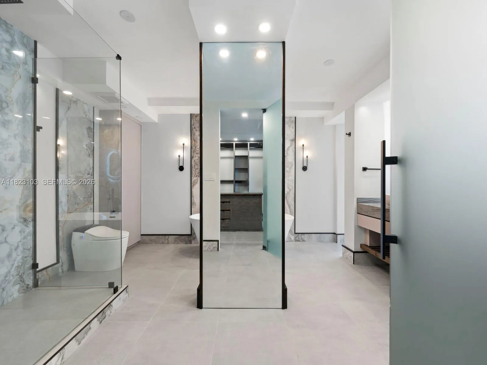 700 Coral Way 5, Coral Gables, Florida 33134, Coral Gables, Florida 33134, 3 Bedrooms Bedrooms, ,3 BathroomsBathrooms,Residential,For Sale,700 Coral Way 5, Coral Gables, Florida 33134,A11823103