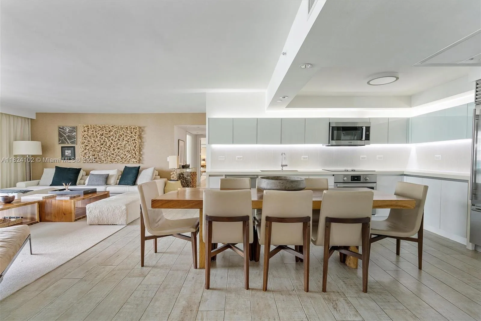 102 24th St 1415, Miami Beach, Florida 33139, Miami Beach, Florida 33139, 3 Bedrooms Bedrooms, ,3 BathroomsBathrooms,Residential,For Sale,102 24th St 1415, Miami Beach, Florida 33139,A11824102