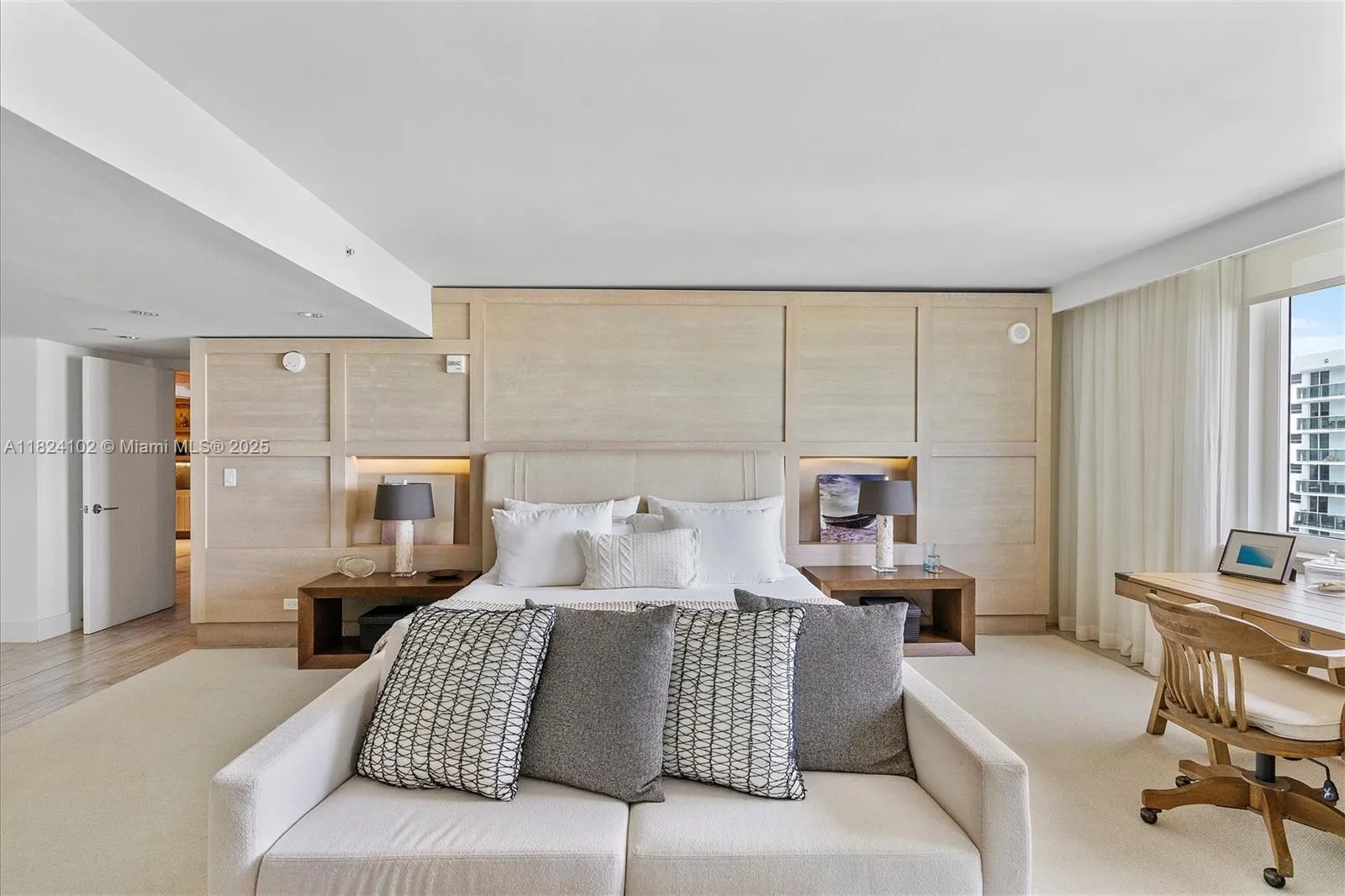 102 24th St 1415, Miami Beach, Florida 33139, Miami Beach, Florida 33139, 3 Bedrooms Bedrooms, ,3 BathroomsBathrooms,Residential,For Sale,102 24th St 1415, Miami Beach, Florida 33139,A11824102