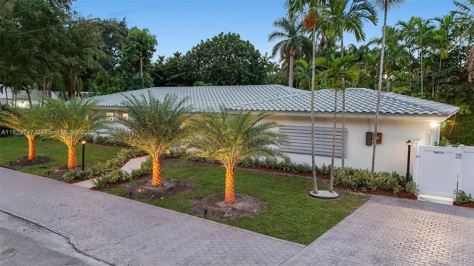 11530 Ne 7th Ave, Biscayne Park, Florida 33161, Biscayne Park, Florida 33161, 4 Bedrooms Bedrooms, ,3 BathroomsBathrooms,Residential,For Sale,11530 Ne 7th Ave, Biscayne Park, Florida 33161,A11823747
