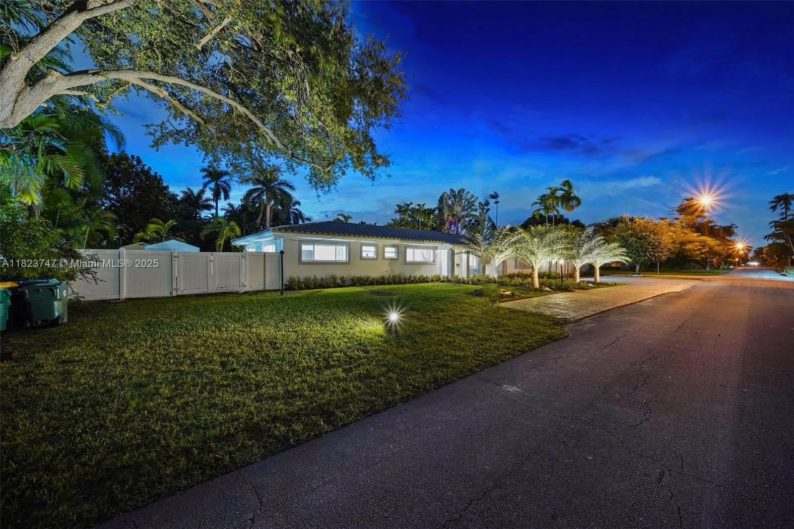 11530 Ne 7th Ave, Biscayne Park, Florida 33161, Biscayne Park, Florida 33161, 4 Bedrooms Bedrooms, ,3 BathroomsBathrooms,Residential,For Sale,11530 Ne 7th Ave, Biscayne Park, Florida 33161,A11823747