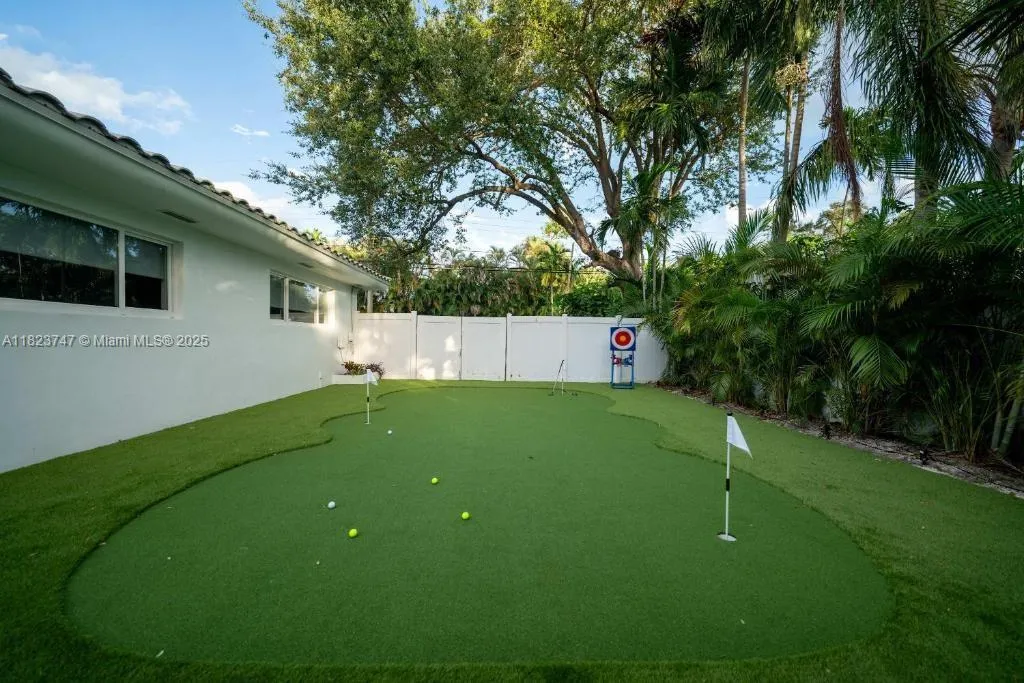 11530 Ne 7th Ave, Biscayne Park, Florida 33161, Biscayne Park, Florida 33161, 4 Bedrooms Bedrooms, ,3 BathroomsBathrooms,Residential,For Sale,11530 Ne 7th Ave, Biscayne Park, Florida 33161,A11823747