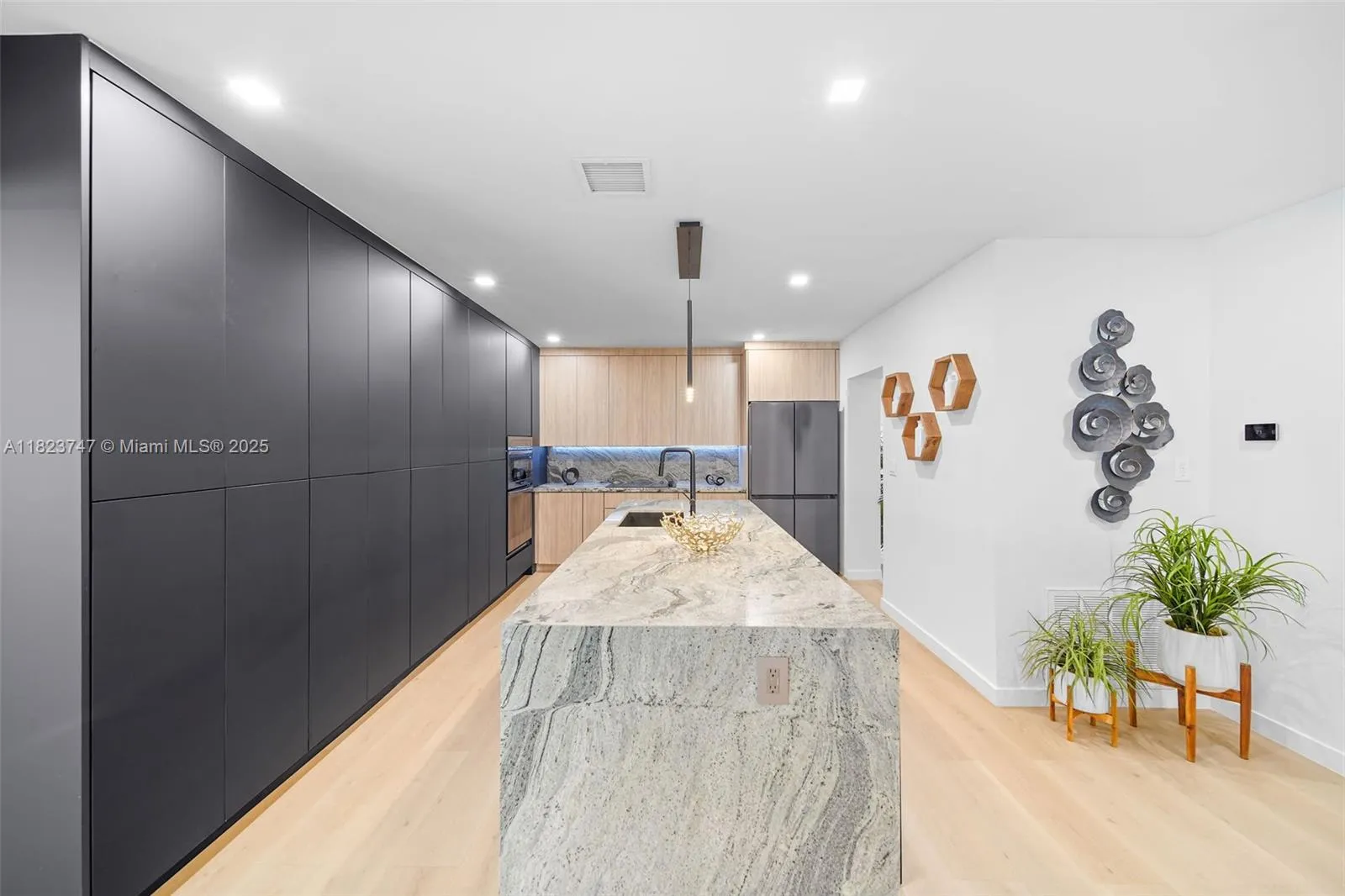 11530 Ne 7th Ave, Biscayne Park, Florida 33161, Biscayne Park, Florida 33161, 4 Bedrooms Bedrooms, ,3 BathroomsBathrooms,Residential,For Sale,11530 Ne 7th Ave, Biscayne Park, Florida 33161,A11823747