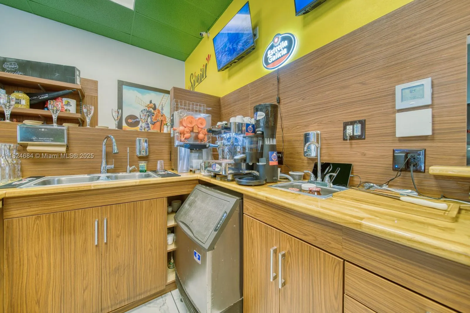 Spanish Restaurant For Sale In Kendall, Miami, Flo, Miami, Florida 33186, ,Business Opportunity,For Sale,Spanish Restaurant For Sale In Kendall, Miami, Flo,A11824684