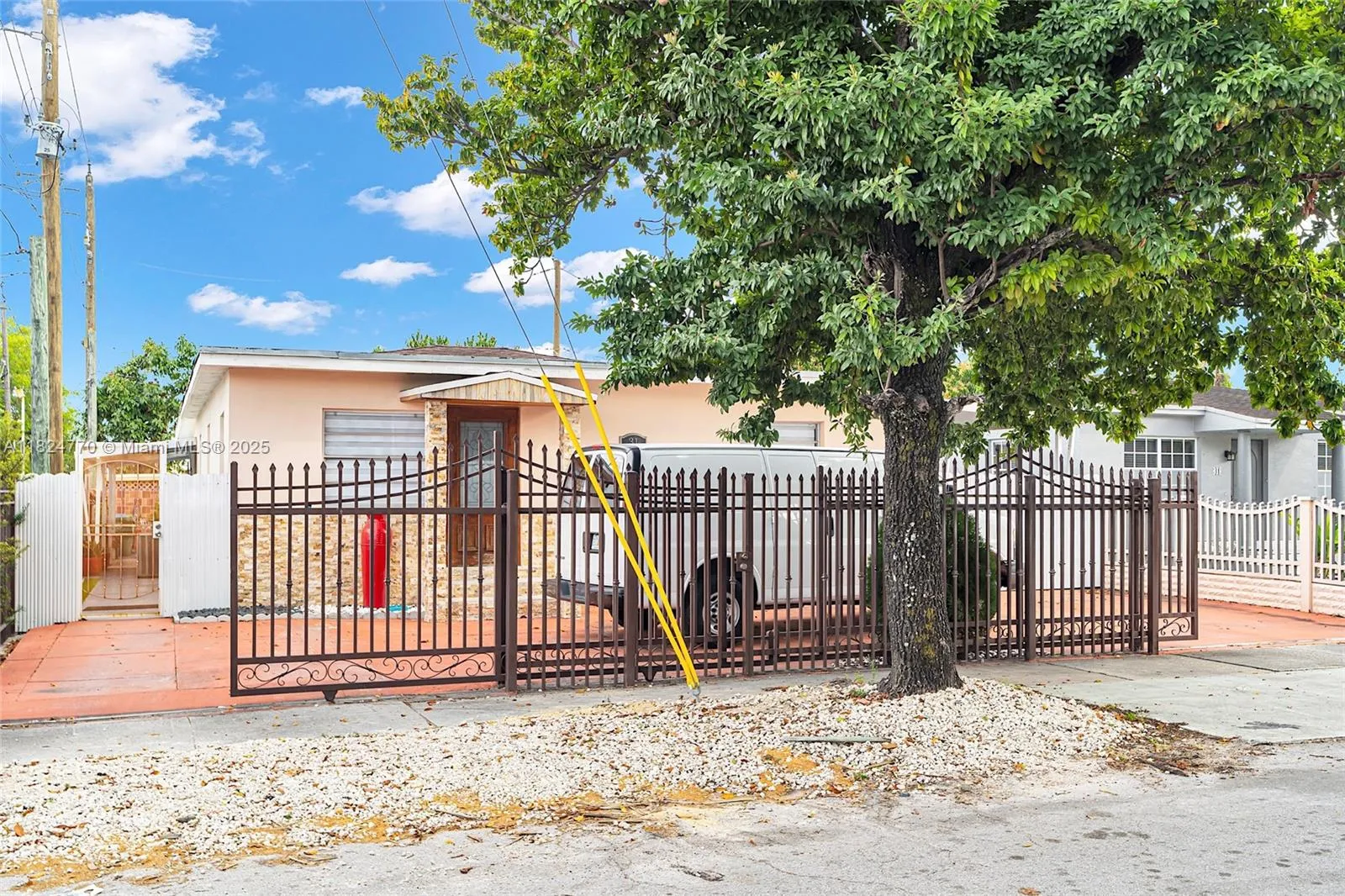 31 Sw 58th Ct, Miami, Florida 33144, Miami, Florida 33144, 5 Bedrooms Bedrooms, ,4 BathroomsBathrooms,Residential,For Sale,31 Sw 58th Ct, Miami, Florida 33144,A11824770