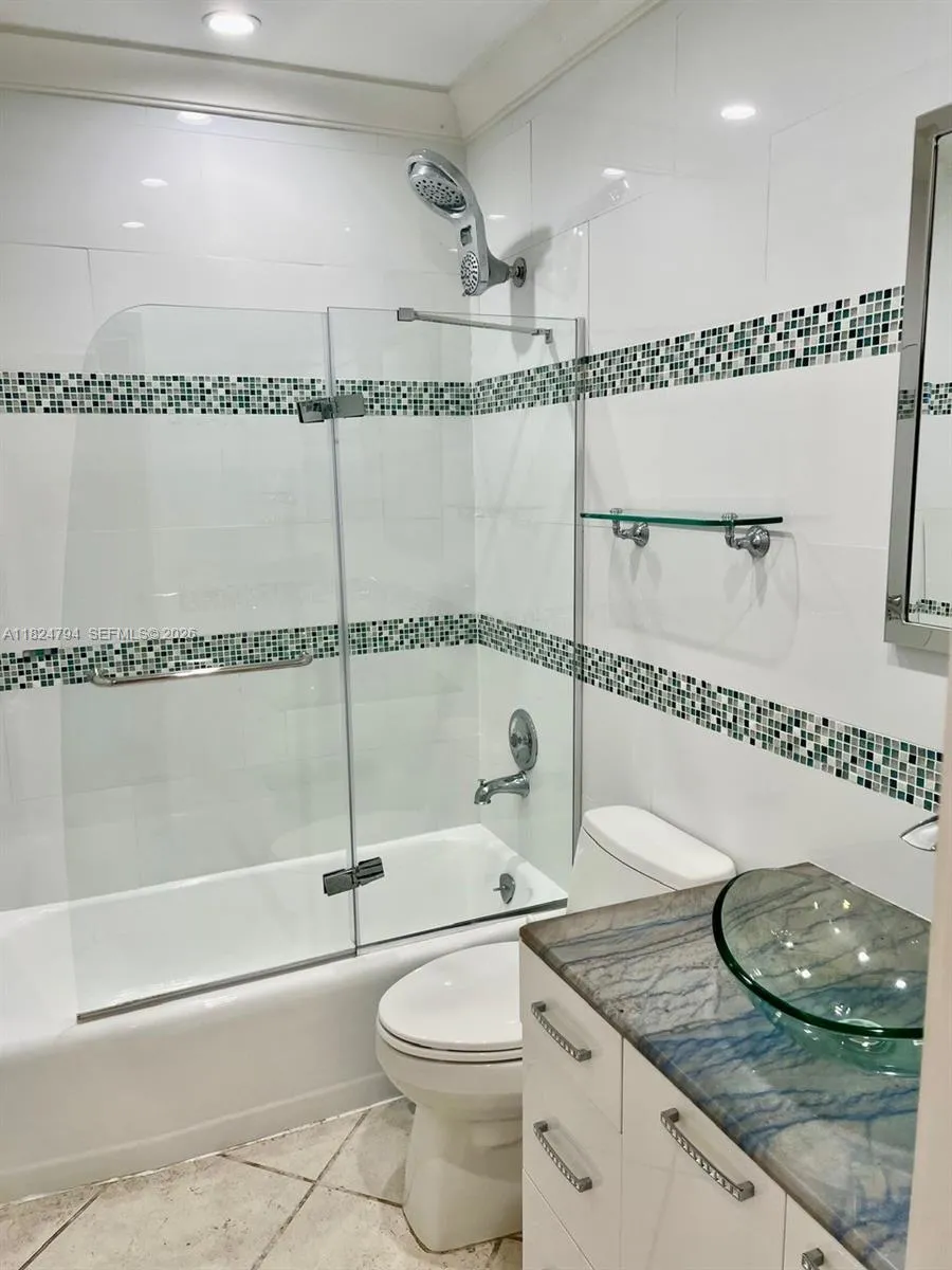 930 Se 9th Ave 11, Pompano Beach, Florida 33060, Pompano Beach, Florida 33060, 2 Bedrooms Bedrooms, ,2 BathroomsBathrooms,Residential,For Sale,930 Se 9th Ave 11, Pompano Beach, Florida 33060,A11824794