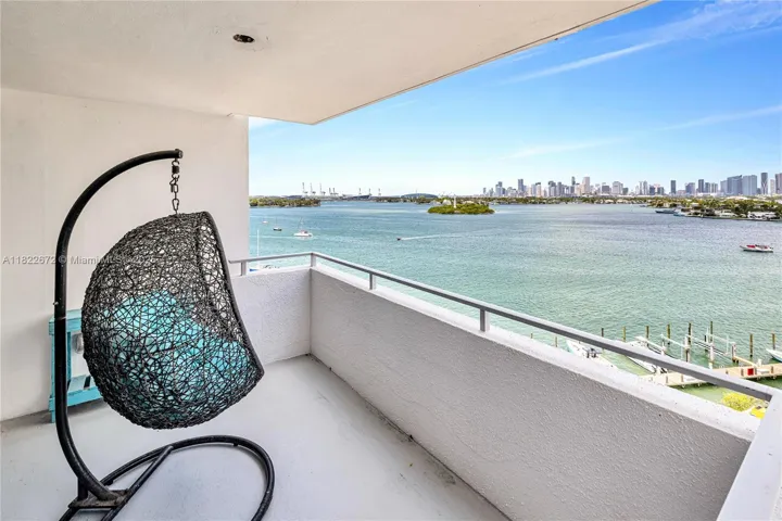 at 11 Island Ave, Miami Beach, FL 33139 Unit For Sale 1 Bedroom 2 Bathrooms MLS# A11822672 Price $745,000 1027
