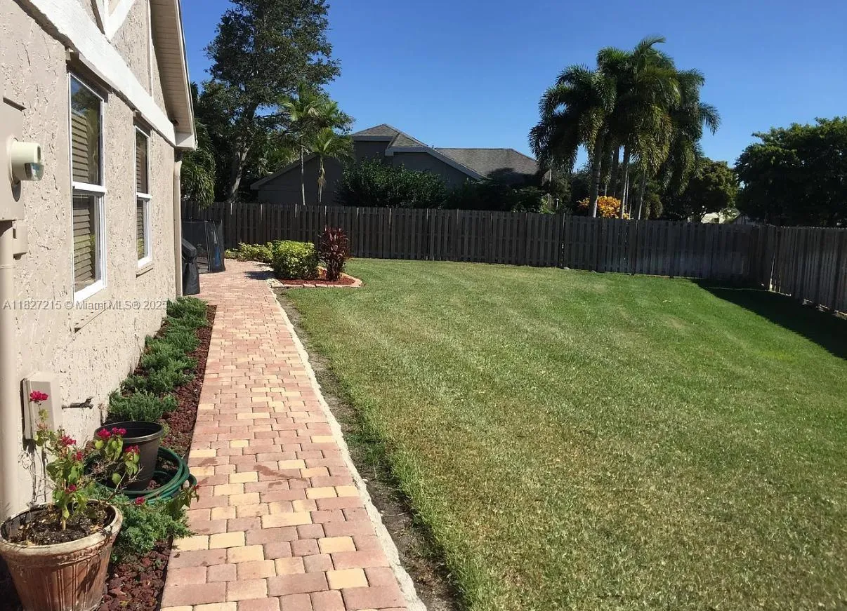 763 S Wind Cir, Sunrise, Florida 33326, Sunrise, Florida 33326, 3 Bedrooms Bedrooms, ,2 BathroomsBathrooms,Residential,For Sale,763 S Wind Cir, Sunrise, Florida 33326,A11827215