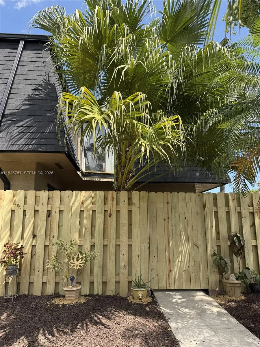 14260 Sw 94th Cir Ln 104, Miami, Florida 33186, Miami, Florida 33186, 3 Bedrooms Bedrooms, ,2 BathroomsBathrooms,Residential,For Sale,14260 Sw 94th Cir Ln 104, Miami, Florida 33186,A11826757