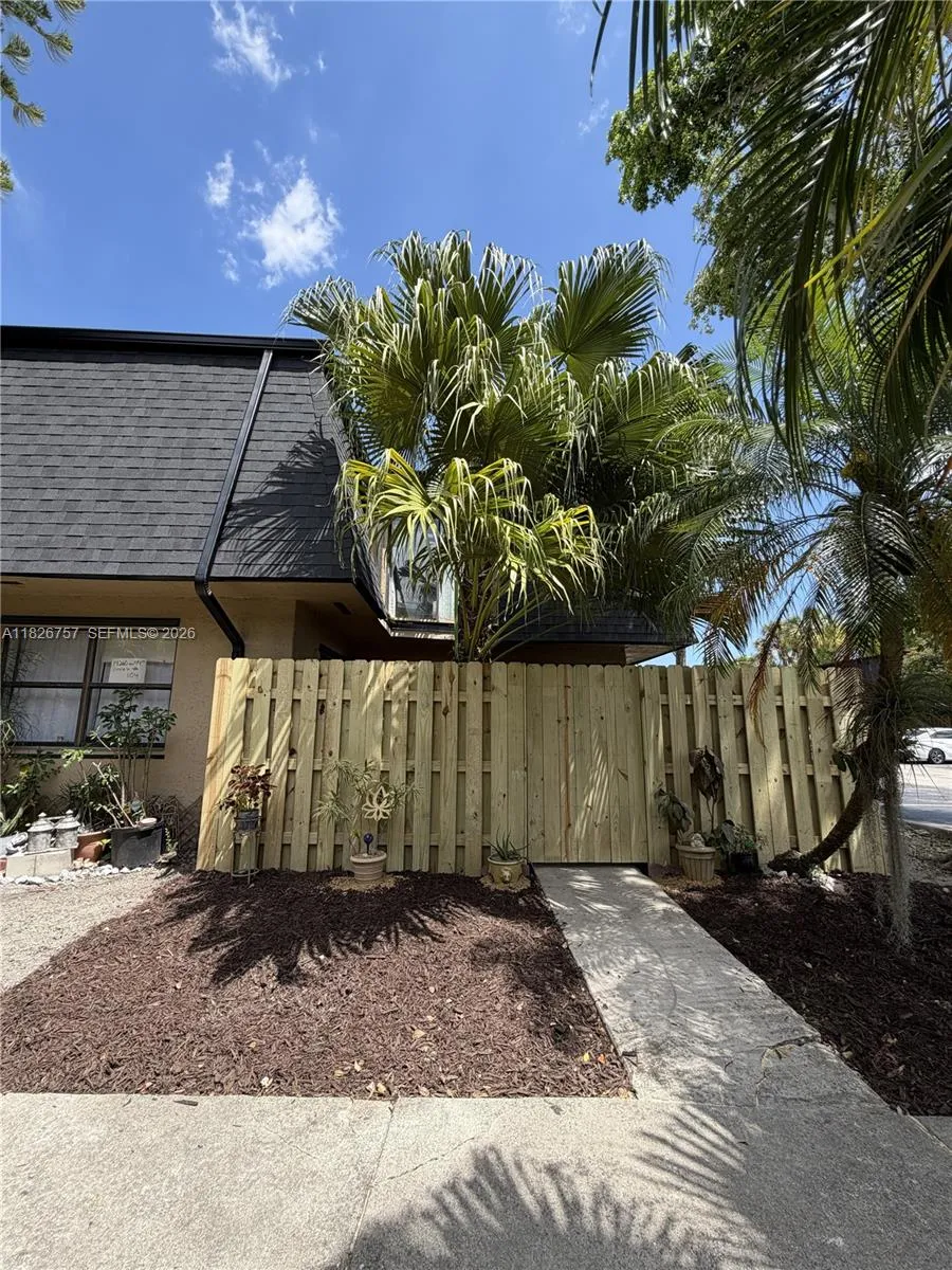 14260 Sw 94th Cir Ln 104, Miami, Florida 33186, Miami, Florida 33186, 3 Bedrooms Bedrooms, ,2 BathroomsBathrooms,Residential,For Sale,14260 Sw 94th Cir Ln 104, Miami, Florida 33186,A11826757