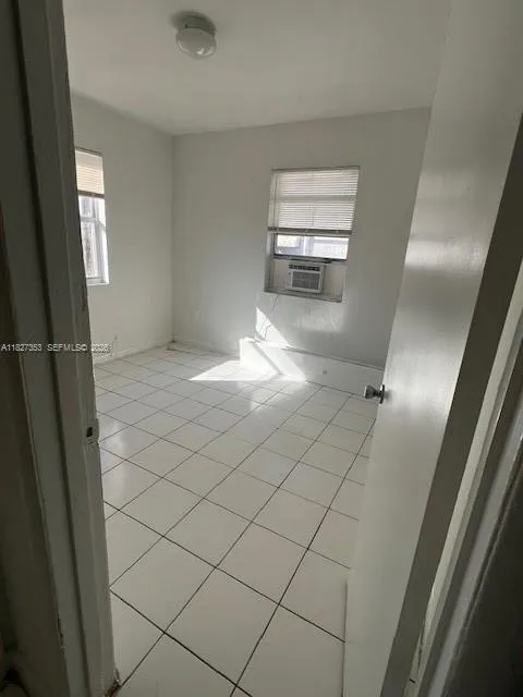 3669 Thomas Ave 2, Miami, Florida 33133, Miami, Florida 33133, 1 Bedroom Bedrooms, ,1 BathroomBathrooms,Residential Lease,For Rent,3669 Thomas Ave 2, Miami, Florida 33133,A11827353