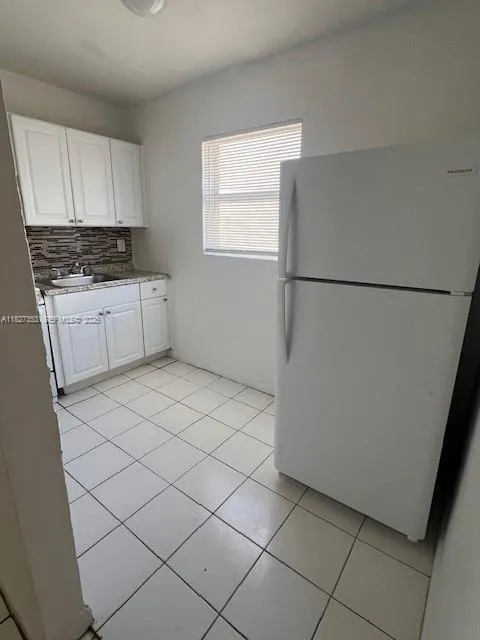 3669 Thomas Ave 2, Miami, Florida 33133, Miami, Florida 33133, 1 Bedroom Bedrooms, ,1 BathroomBathrooms,Residential Lease,For Rent,3669 Thomas Ave 2, Miami, Florida 33133,A11827353