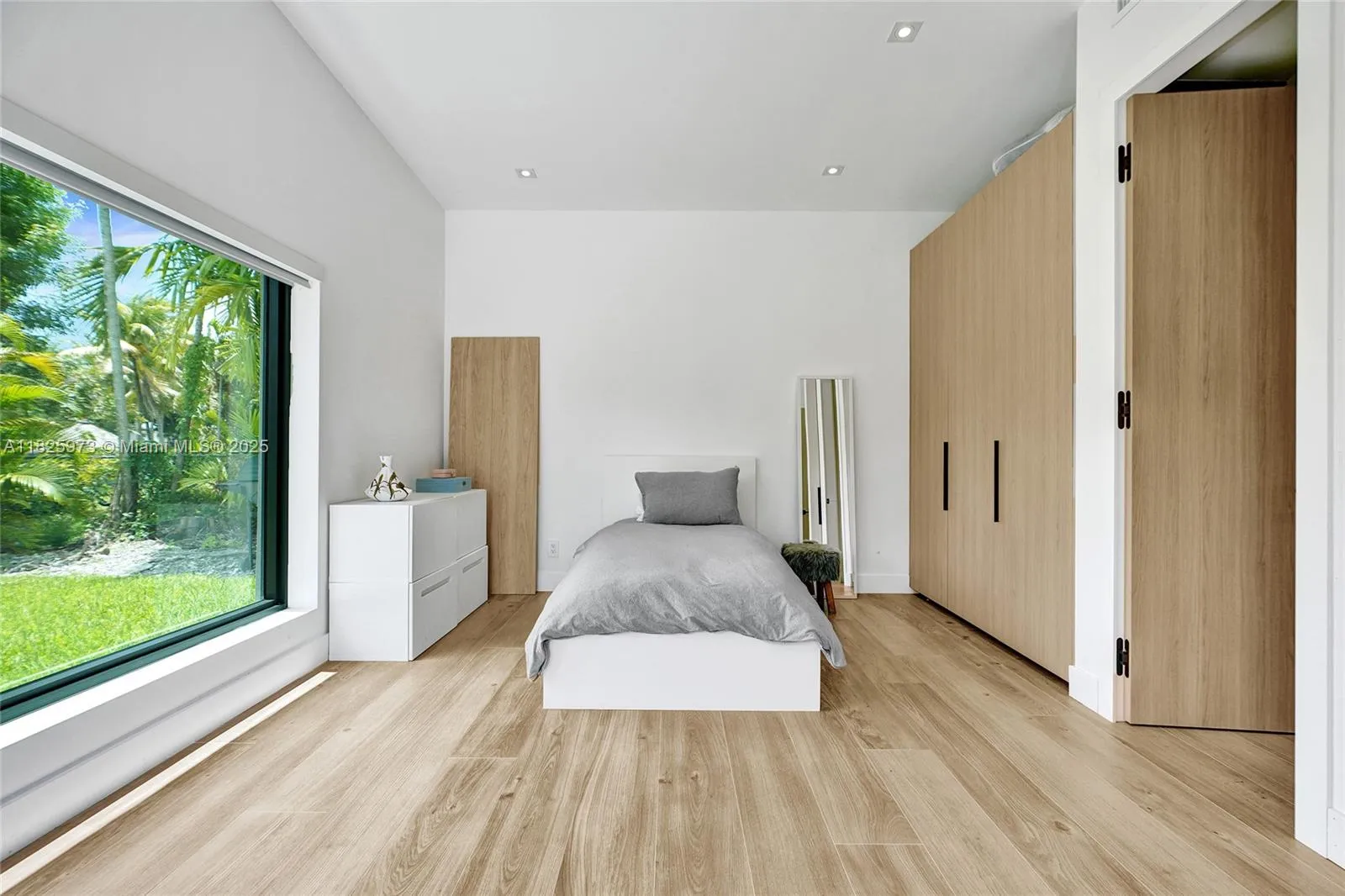 19651 Ne 19th Pl, North Miami Beach, Florida 33179, North Miami Beach, Florida 33179, 8 Bedrooms Bedrooms, ,5 BathroomsBathrooms,Residential,For Sale,19651 Ne 19th Pl, North Miami Beach, Florida 33179,A11825973