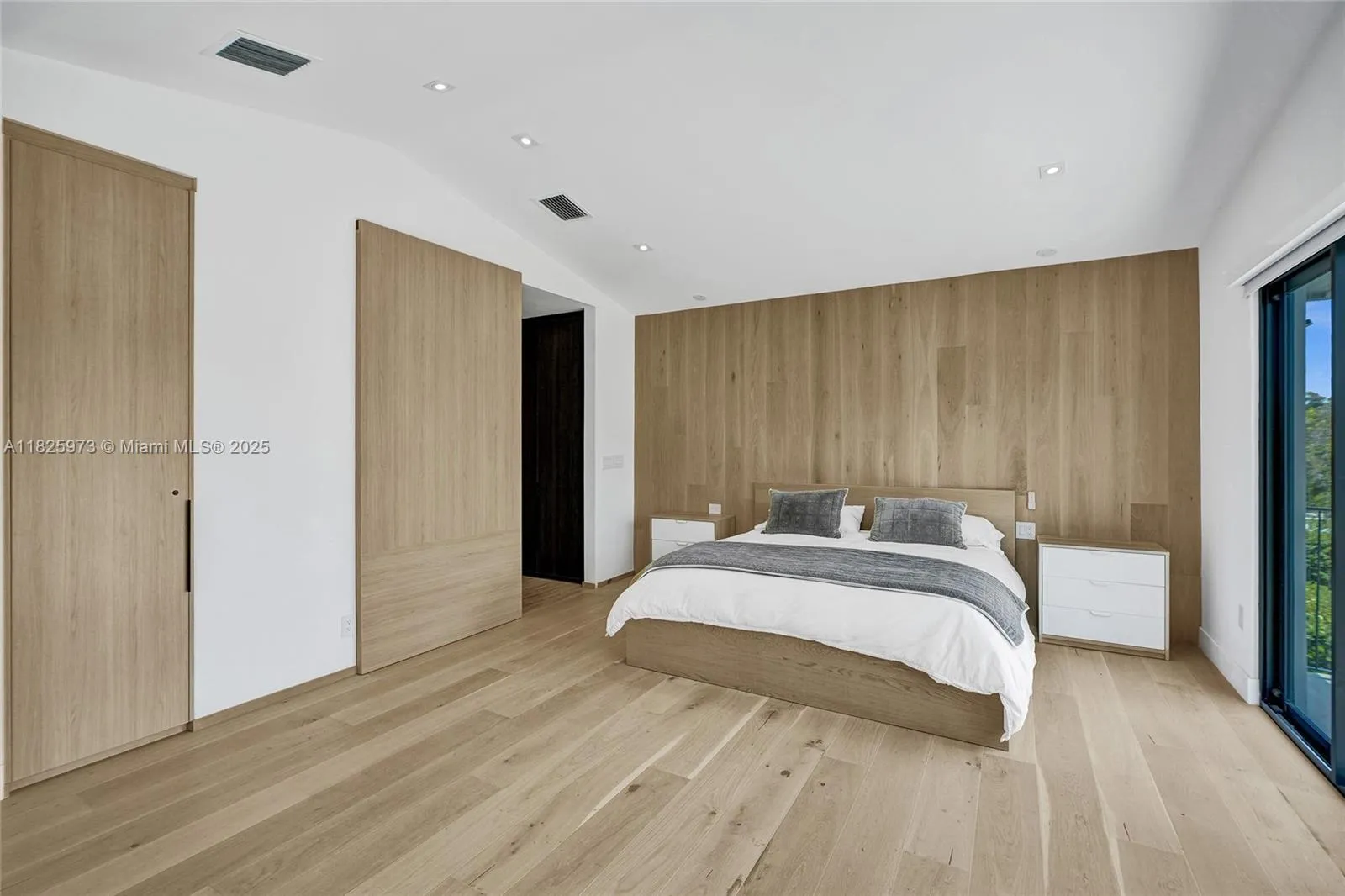 19651 Ne 19th Pl, North Miami Beach, Florida 33179, North Miami Beach, Florida 33179, 8 Bedrooms Bedrooms, ,5 BathroomsBathrooms,Residential,For Sale,19651 Ne 19th Pl, North Miami Beach, Florida 33179,A11825973