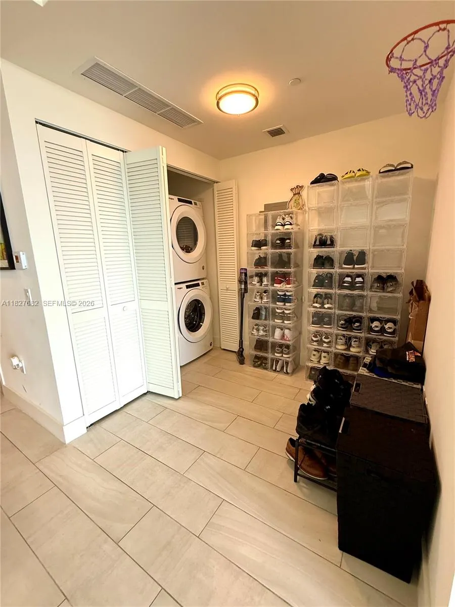 Den-Laundry