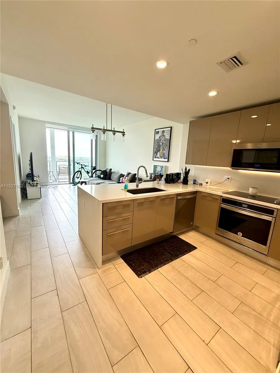 2000 Metropica Way 1605, Sunrise, Florida 33323, Sunrise, Florida 33323, 1 Bedroom Bedrooms, ,1 BathroomBathrooms,Residential,For Sale,2000 Metropica Way 1605, Sunrise, Florida 33323,A11827682