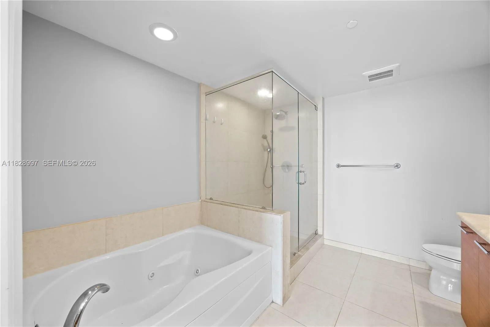 50 Biscayne Blvd 4706, Miami, Florida 33132, Miami, Florida 33132, 2 Bedrooms Bedrooms, ,2 BathroomsBathrooms,Residential,For Sale,50 Biscayne Blvd 4706, Miami, Florida 33132,A11828997