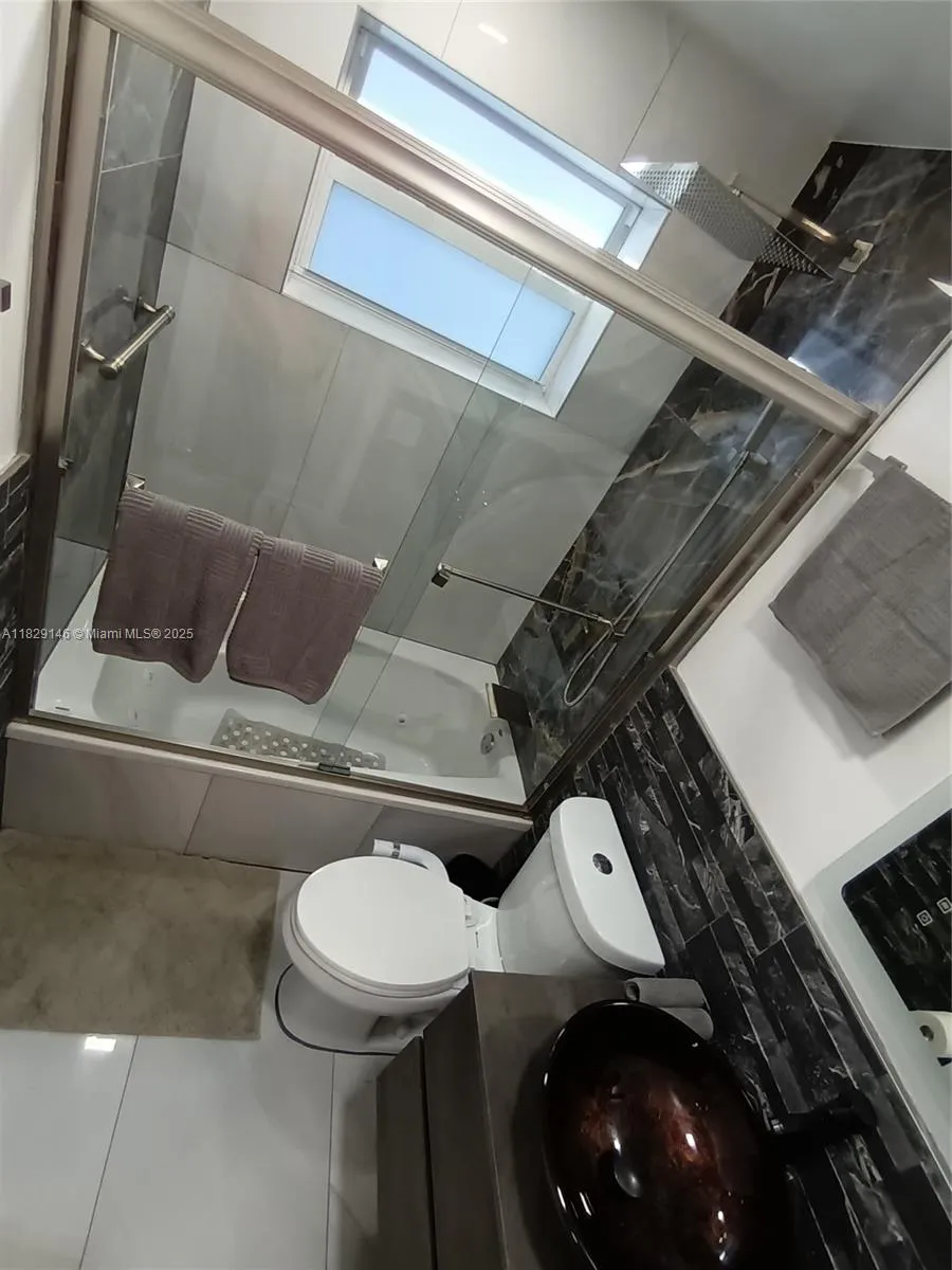 2242 Polk St, Hollywood, Florida 33020, Hollywood, Florida 33020, ,Residential Income,For Sale,2242 Polk St, Hollywood, Florida 33020,A11829146