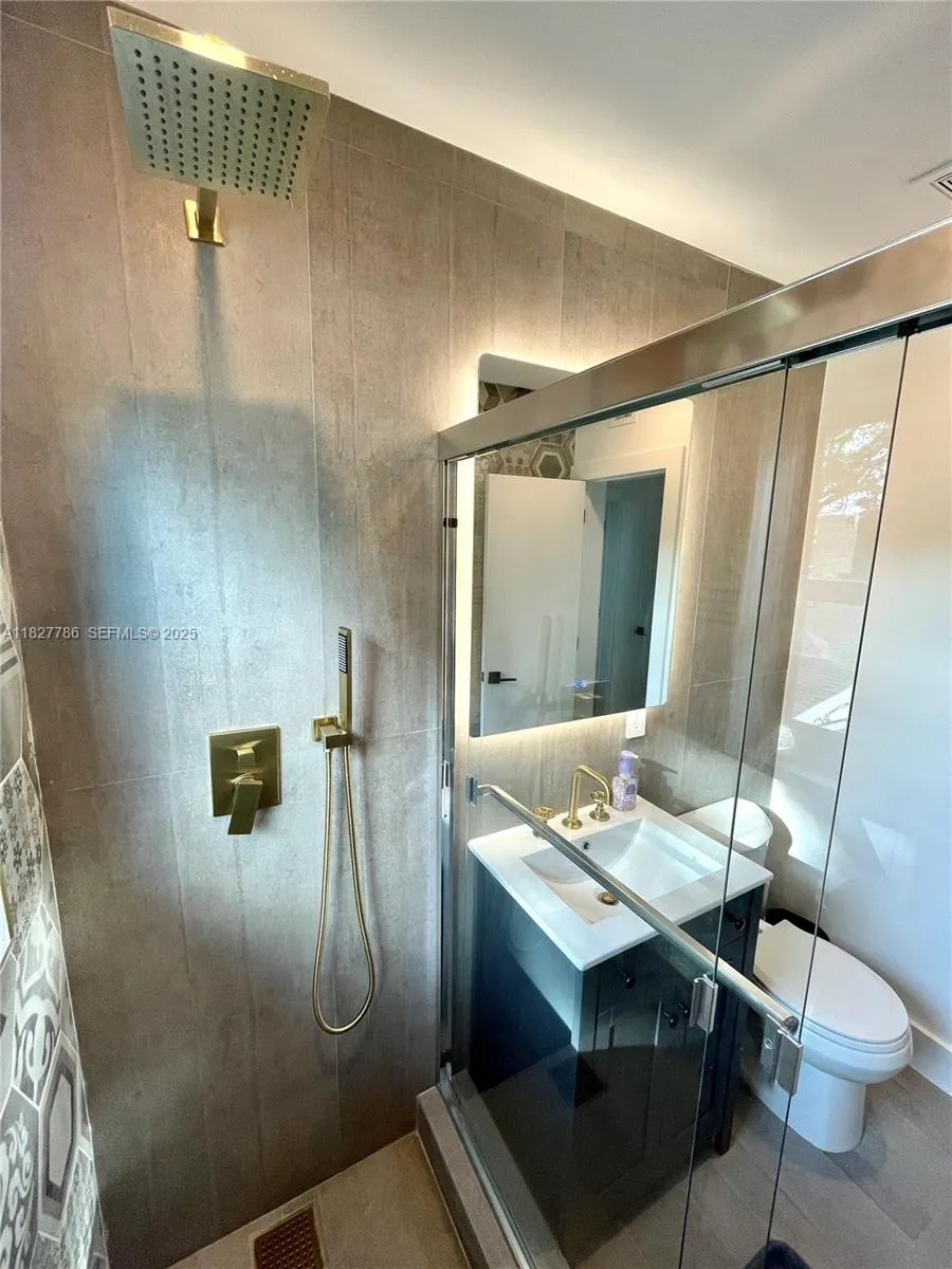 1215 E Broward Blvd, Fort Lauderdale, Florida 3330, Fort Lauderdale, Florida 33301, ,Residential Income,For Sale,1215 E Broward Blvd, Fort Lauderdale, Florida 3330,A11827786