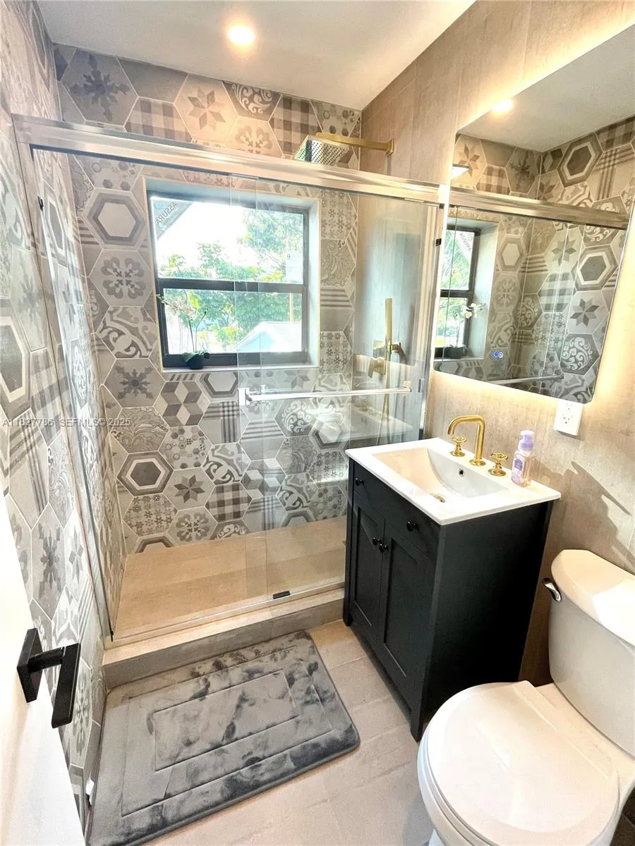 1215 E Broward Blvd, Fort Lauderdale, Florida 3330, Fort Lauderdale, Florida 33301, ,Residential Income,For Sale,1215 E Broward Blvd, Fort Lauderdale, Florida 3330,A11827786