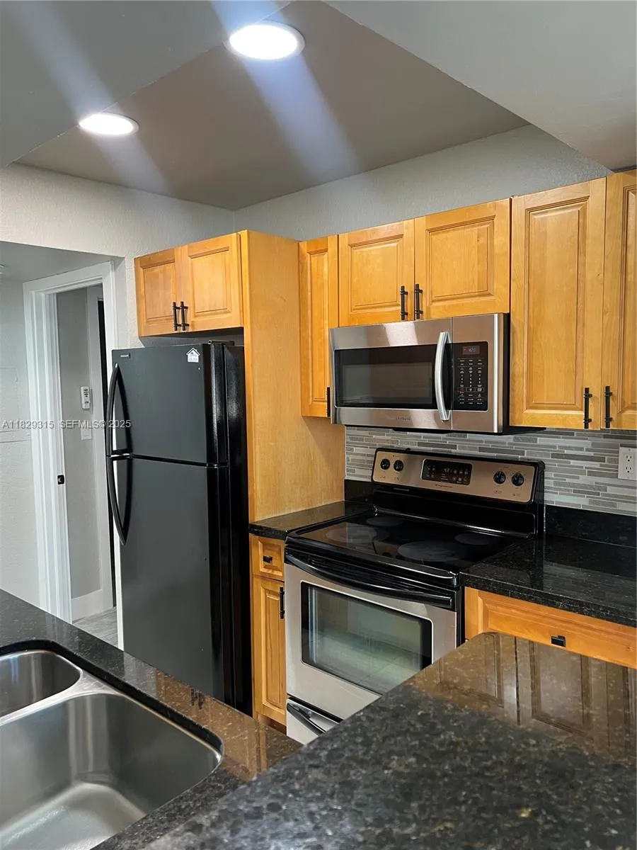 10670 Sw 156th Pl 309, Miami, Florida 33196, Miami, Florida 33196, 1 Bedroom Bedrooms, ,1 BathroomBathrooms,Residential,For Sale,10670 Sw 156th Pl 309, Miami, Florida 33196,A11829315