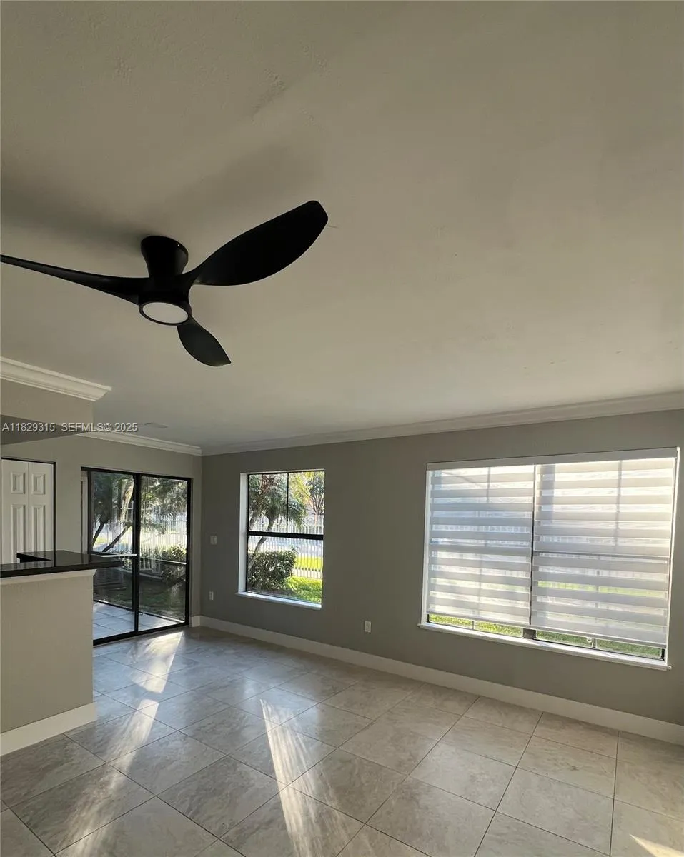 10670 Sw 156th Pl 309, Miami, Florida 33196, Miami, Florida 33196, 1 Bedroom Bedrooms, ,1 BathroomBathrooms,Residential,For Sale,10670 Sw 156th Pl 309, Miami, Florida 33196,A11829315