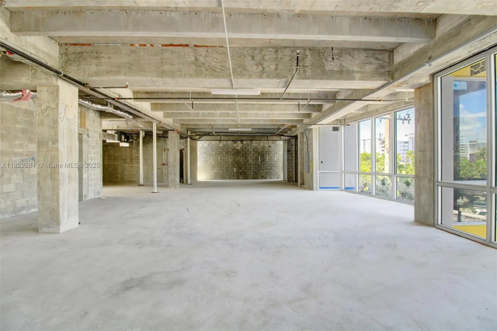 Amazing space with ample office configurations.  Request OM for the layout sizes and concepts