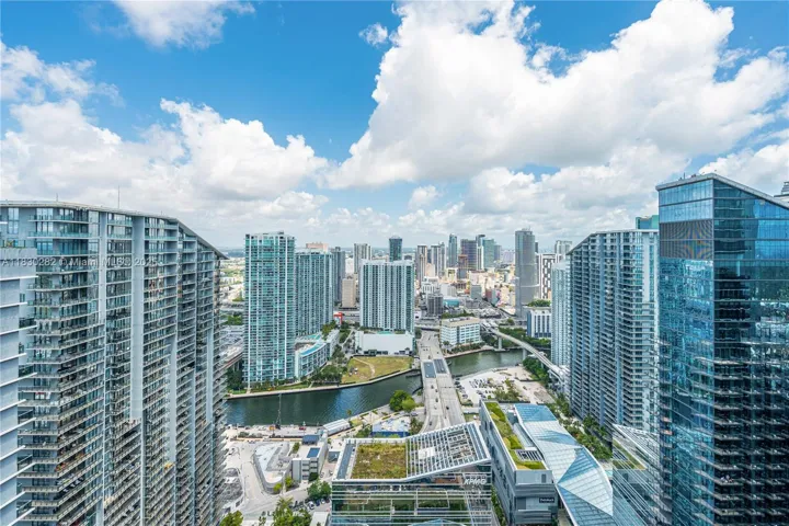 at 45 9th St, Miami, FL 33130 Unit For Rent 2 Bedrooms 3 Bathrooms MLS# A11830282 Price $6,670 1194