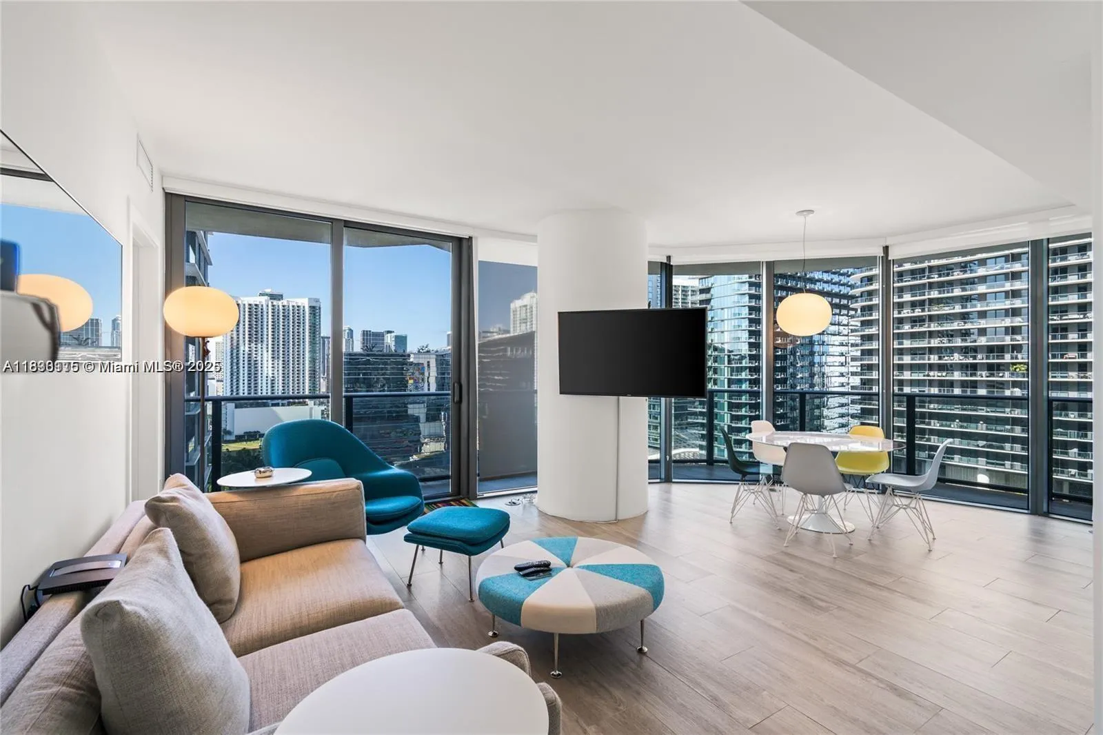 55 Sw 9th St 1801, Miami, Florida 33130, Miami, Florida 33130, 2 Bedrooms Bedrooms, ,2 BathroomsBathrooms,Residential,For Sale,55 Sw 9th St 1801, Miami, Florida 33130,A11830115