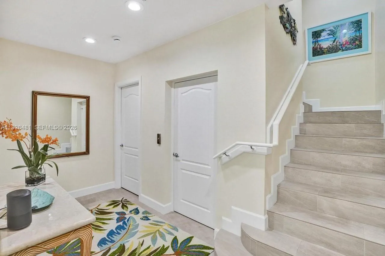 346 N Elm St A-10, Hollywood, Florida 33019, Hollywood, Florida 33019, 4 Bedrooms Bedrooms, ,4 BathroomsBathrooms,Residential,For Sale,346 N Elm St A-10, Hollywood, Florida 33019,A11826481