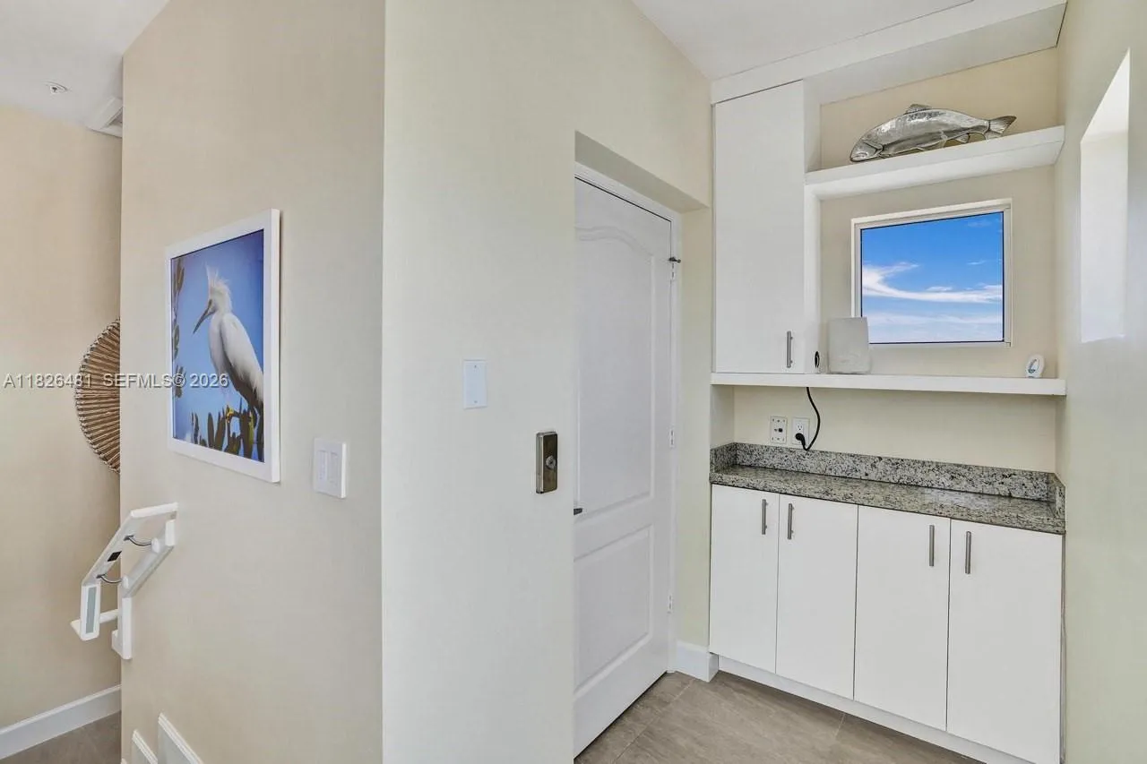  4TH FLOOR/ ROOF DECK.